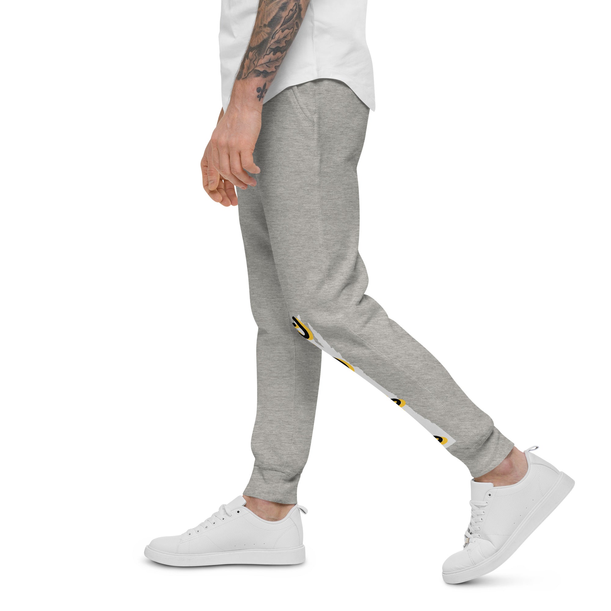 Be Resilient fleece sweatpants